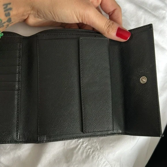 Prada Wallet - Picture 7 of 9